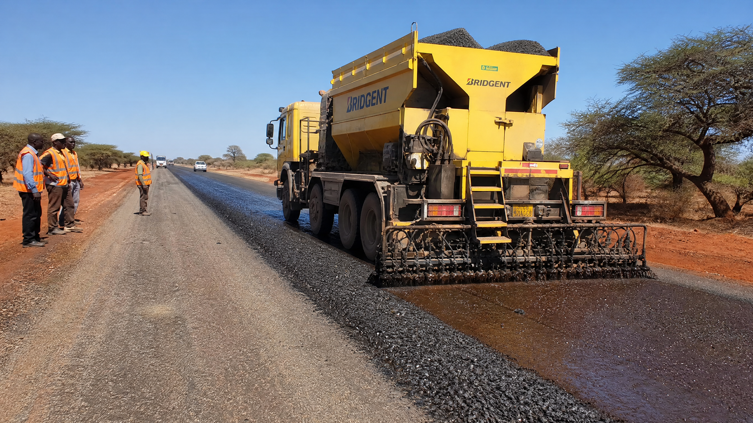 Asphalt Distributor Trucks for African Road Construction: Challenges, Solutions, and Equipment Selection